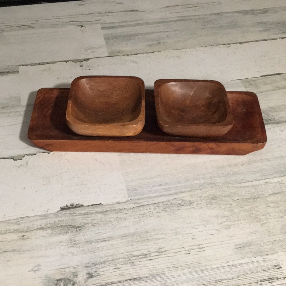 13” wooden tray with two 4”wooden bowls handcrafted in Philippines